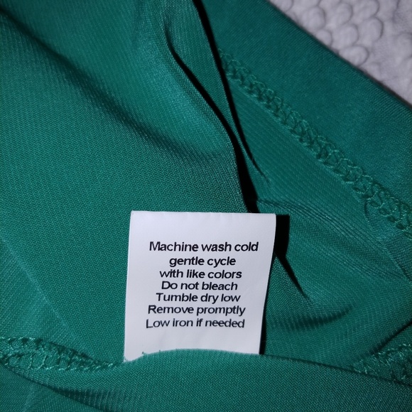 Gorgeous green NY Collection top - Picture 7 of 7